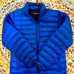 NWOT Marmot Highlander Jacket. Cozy, warm, zipper pockets, adjustable waist.